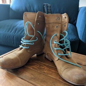 Fluevog radio boots SZ 9 suede